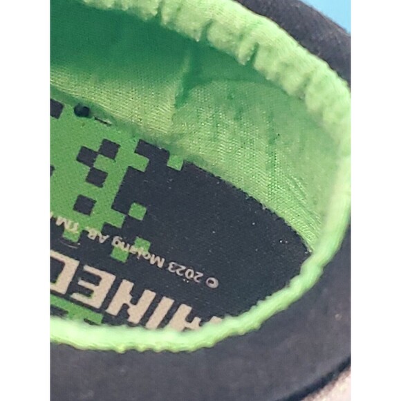Minecraft Boy's Canvas Shoe Sz 2 Slip On Green Black - Picture 12 of 13
